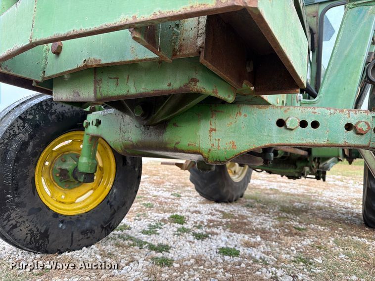image for item FM6606 1976 John Deere 2040 tractor