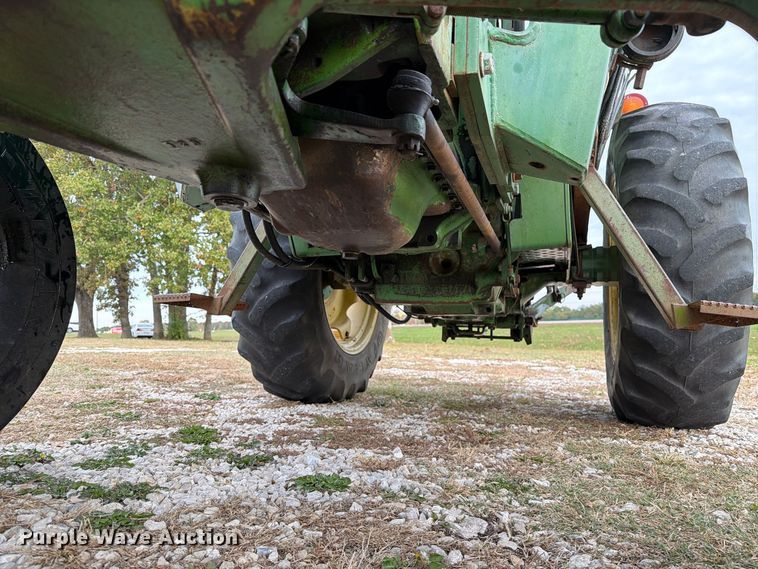 image for item FM6606 1976 John Deere 2040 tractor