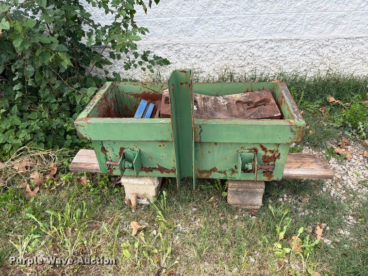 image for item FM6606 1976 John Deere 2040 tractor
