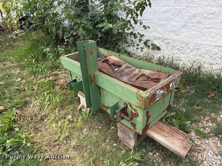 image for item FM6606 1976 John Deere 2040 tractor