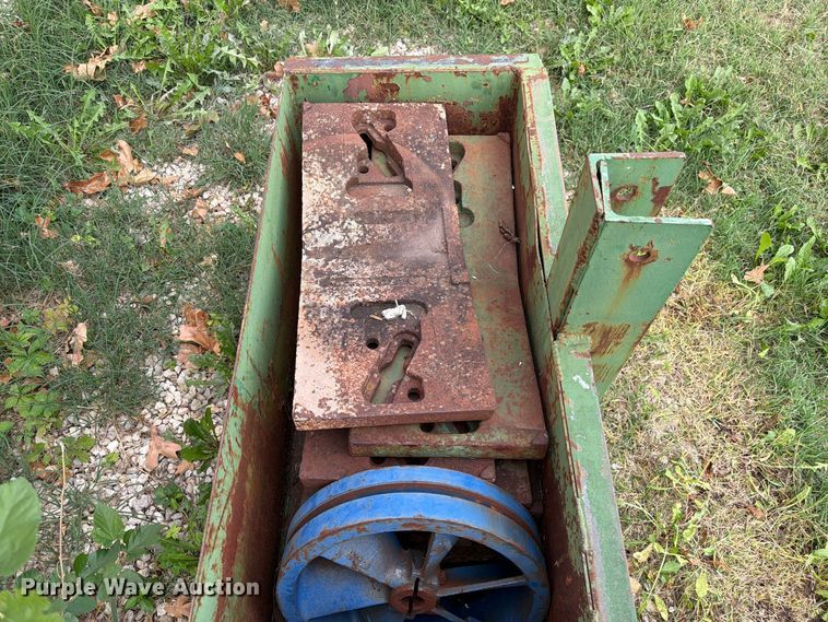 image for item FM6606 1976 John Deere 2040 tractor