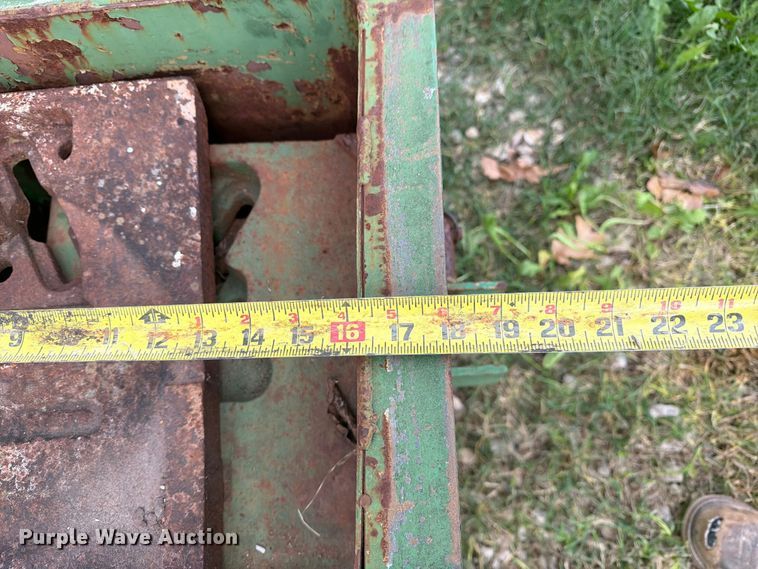 image for item FM6606 1976 John Deere 2040 tractor