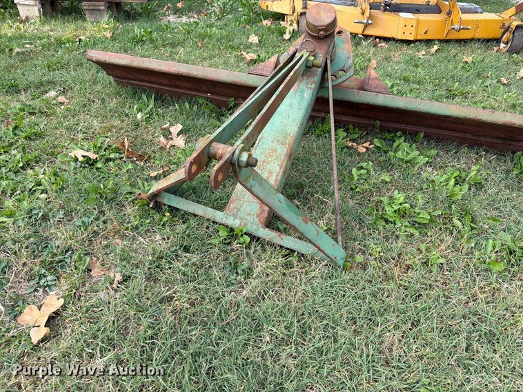 image for item FM6606 1976 John Deere 2040 tractor