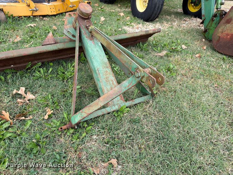 image for item FM6606 1976 John Deere 2040 tractor