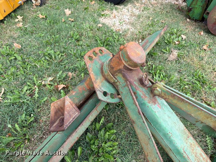 image for item FM6606 1976 John Deere 2040 tractor