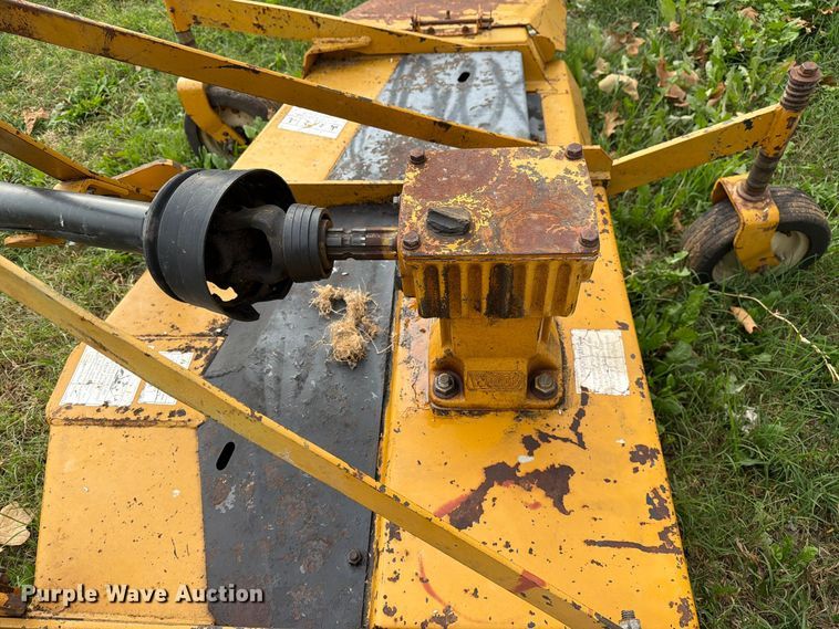 image for item FM6606 1976 John Deere 2040 tractor