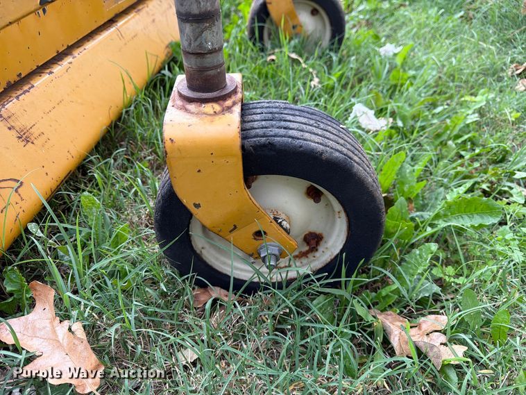image for item FM6606 1976 John Deere 2040 tractor