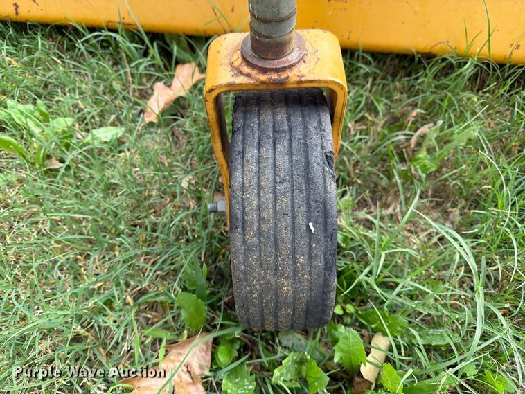 image for item FM6606 1976 John Deere 2040 tractor
