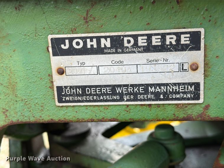 image for item FM6606 1976 John Deere 2040 tractor