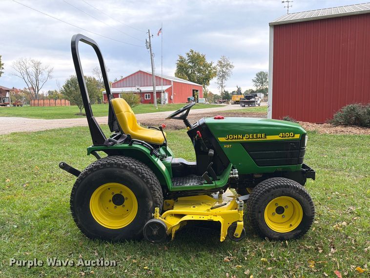 image for item FM6621 1998 John Deere 4100 MFWD tractor