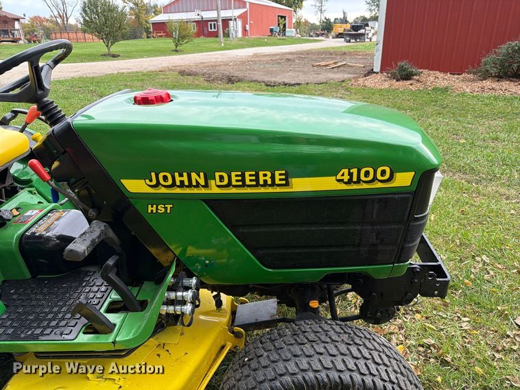 image for item FM6621 1998 John Deere 4100 MFWD tractor