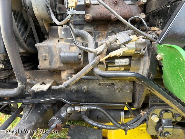 image for item FM6621 1998 John Deere 4100 MFWD tractor