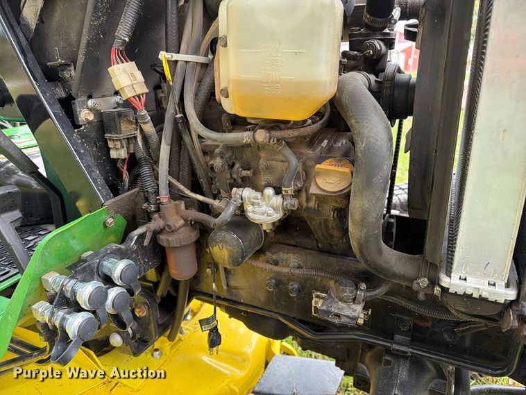 image for item FM6621 1998 John Deere 4100 MFWD tractor