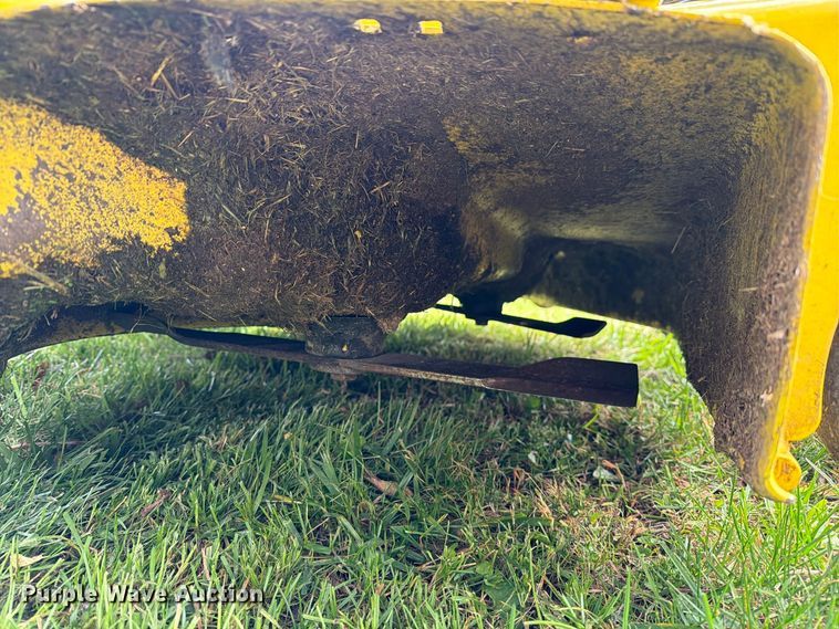image for item FM6621 1998 John Deere 4100 MFWD tractor