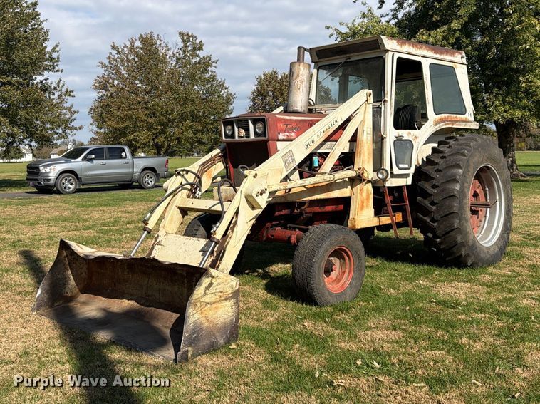 image for item FU4834 1972 International 1066 tractor