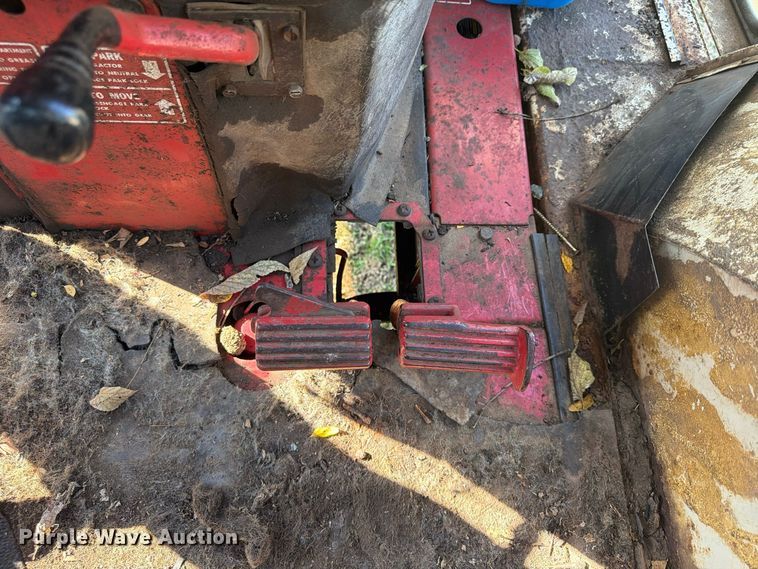image for item FU4834 1972 International 1066 tractor