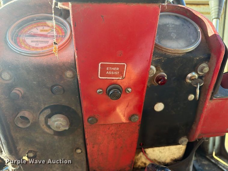 image for item FU4834 1972 International 1066 tractor