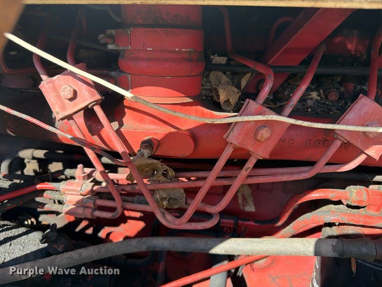 image for item FU4834 1972 International 1066 tractor