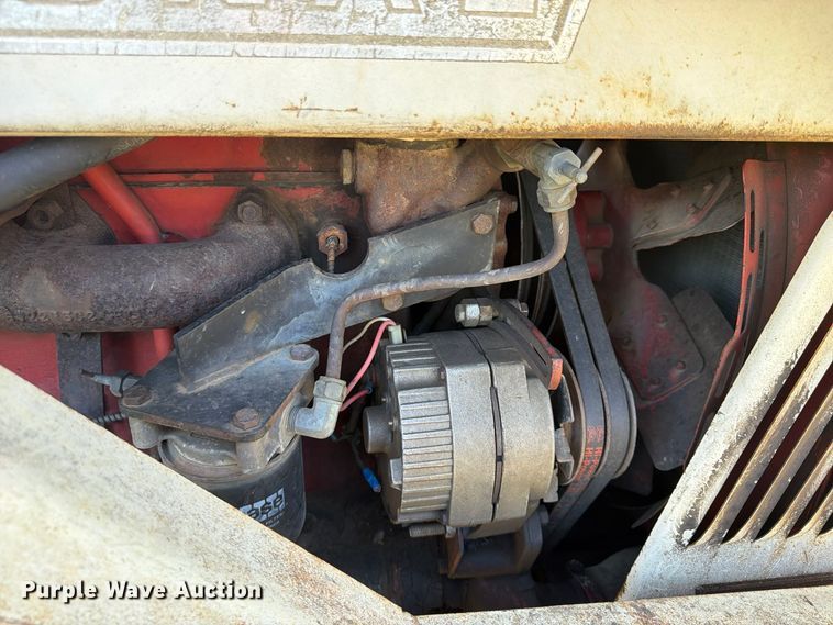 image for item FU4834 1972 International 1066 tractor