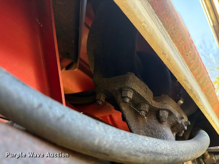 image for item FU4834 1972 International 1066 tractor