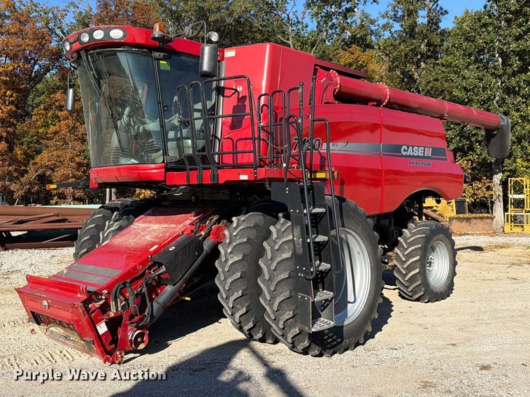 image for item YA5666 2012 CaseIH 7120 RWA combine