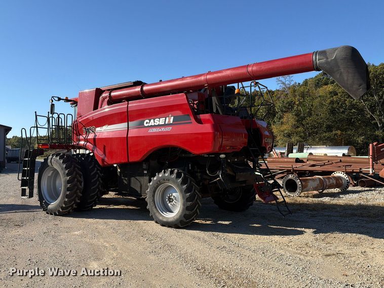 image for item YA5666 2012 CaseIH 7120 RWA combine