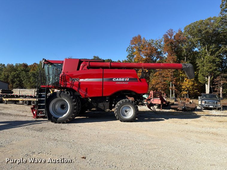 image for item YA5666 2012 CaseIH 7120 RWA combine