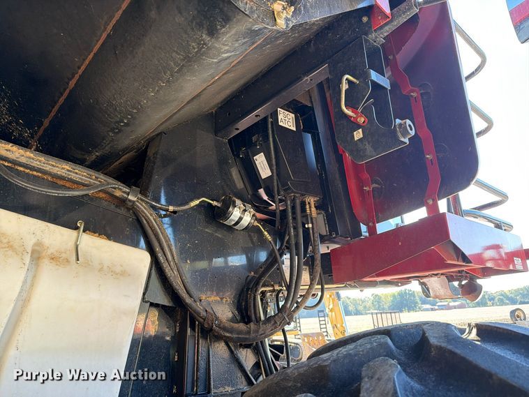 image for item YA5666 2012 CaseIH 7120 RWA combine