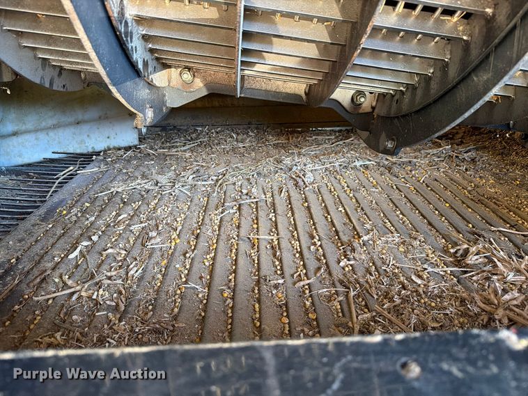 image for item YA5666 2012 CaseIH 7120 RWA combine