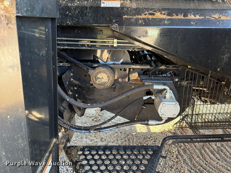 image for item YA5666 2012 CaseIH 7120 RWA combine