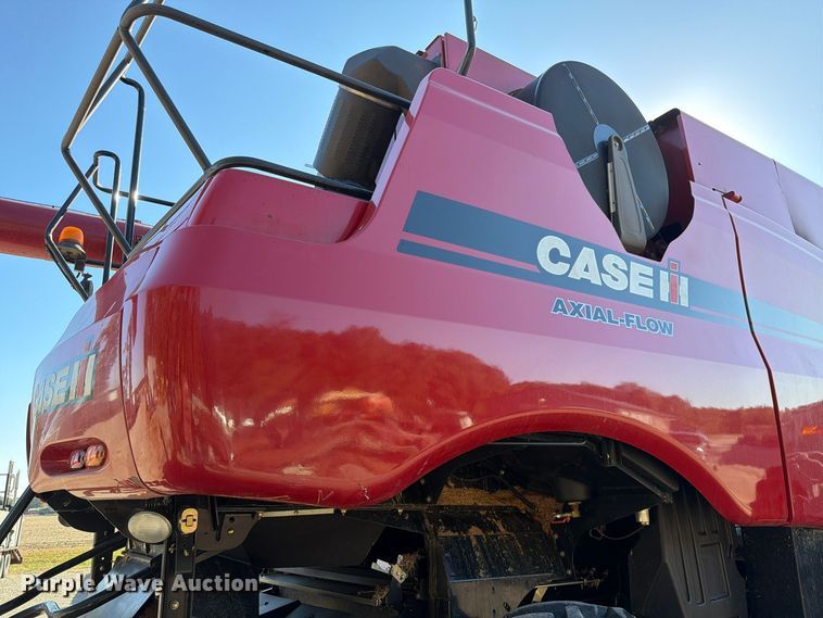 image for item YA5666 2012 CaseIH 7120 RWA combine