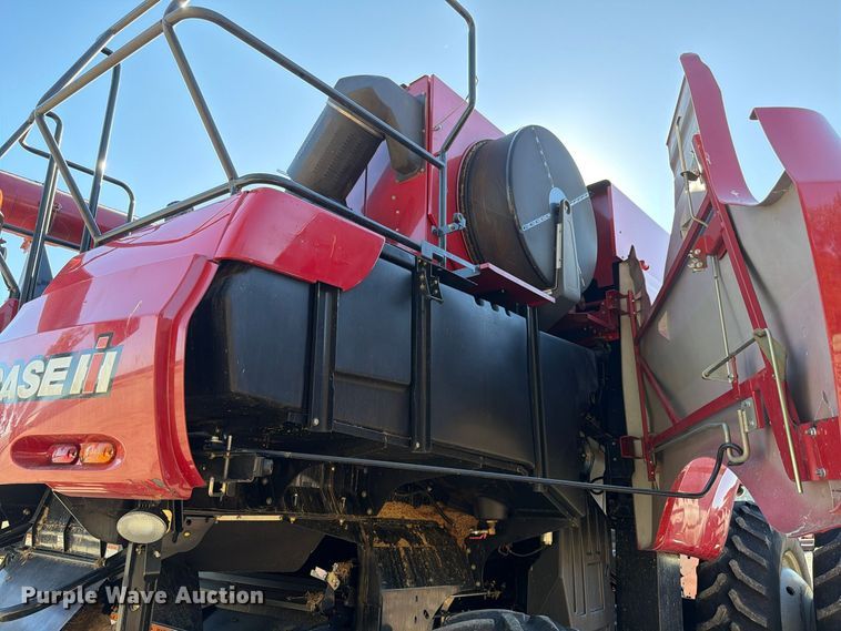 image for item YA5666 2012 CaseIH 7120 RWA combine