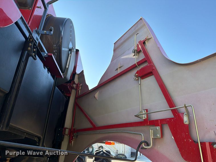 image for item YA5666 2012 CaseIH 7120 RWA combine