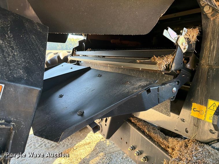 image for item YA5666 2012 CaseIH 7120 RWA combine