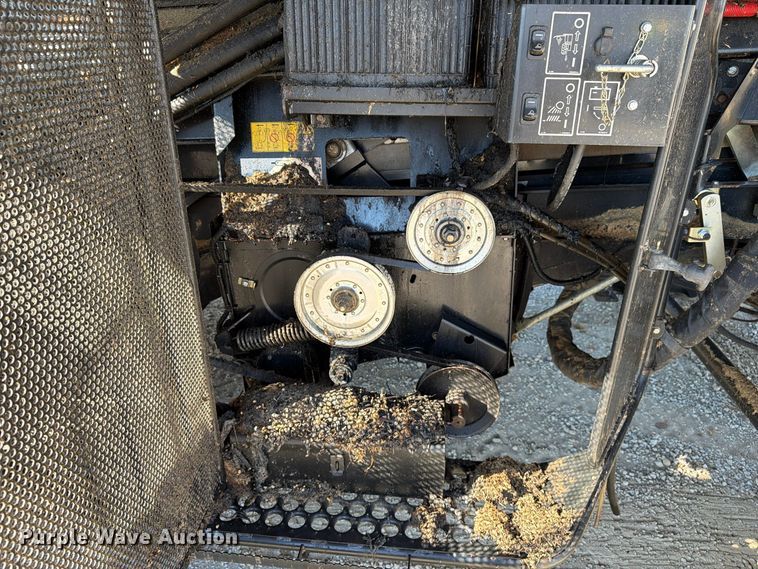 image for item YA5666 2012 CaseIH 7120 RWA combine