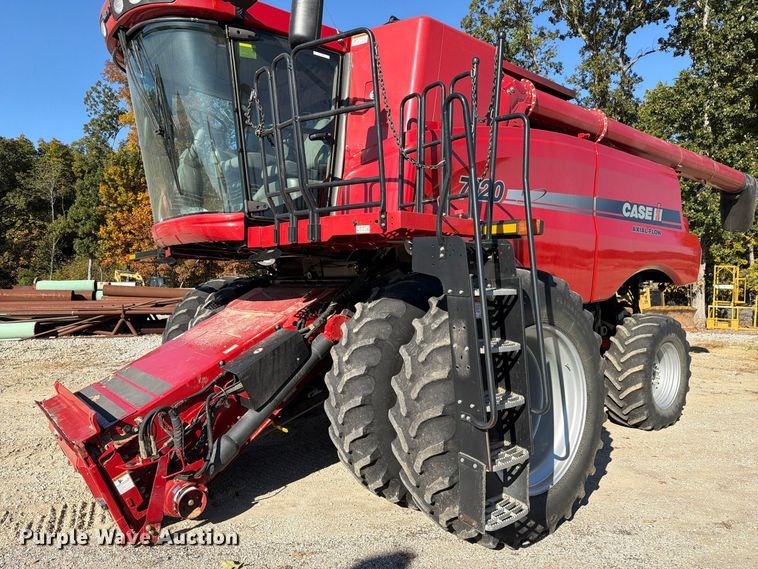 image for item YA5666 2012 CaseIH 7120 RWA combine