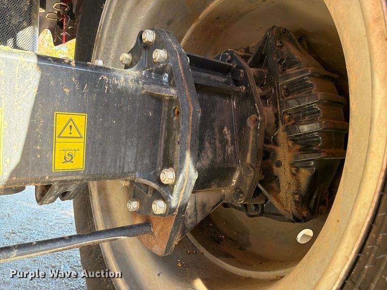 image for item YA5666 2012 CaseIH 7120 RWA combine