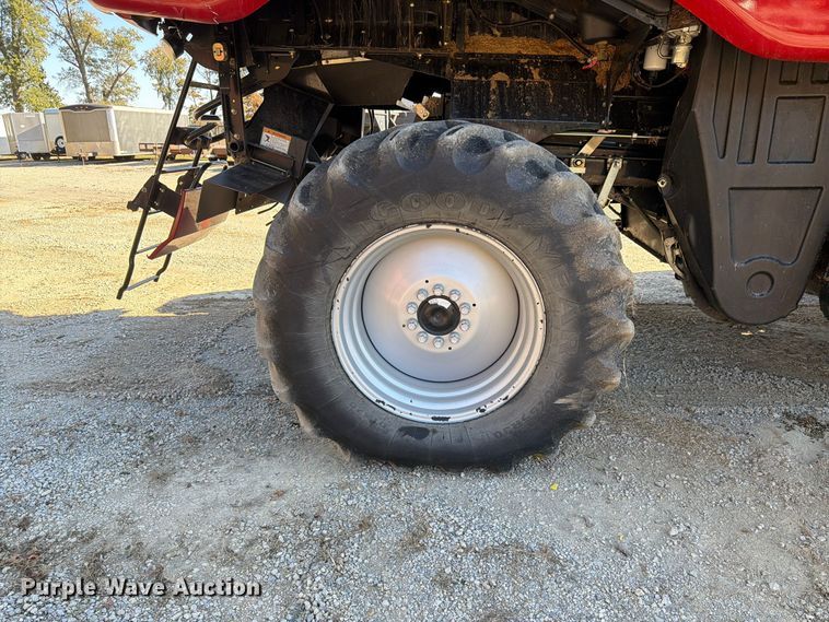 image for item YA5666 2012 CaseIH 7120 RWA combine