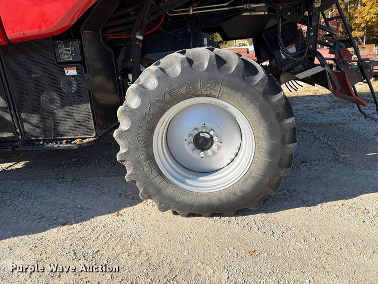 image for item YA5666 2012 CaseIH 7120 RWA combine