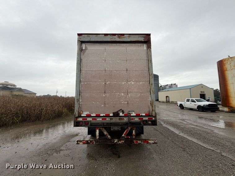 image for item DT3013 2001 Strick dry van trailer