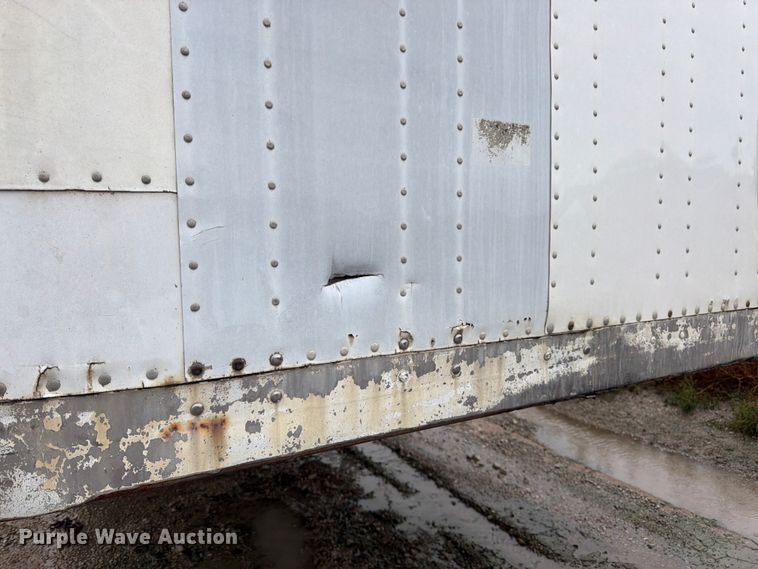 image for item DT3013 2001 Strick dry van trailer
