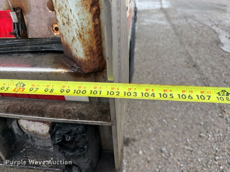 image for item DT3013 2001 Strick dry van trailer