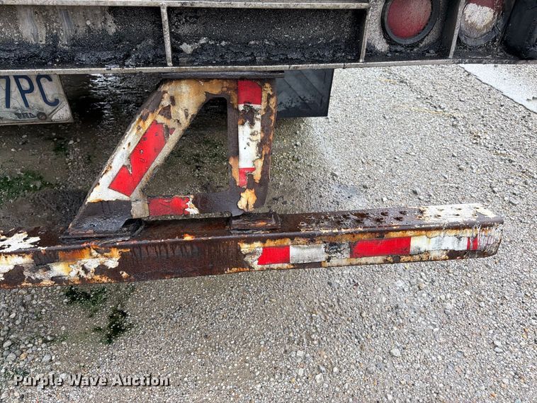 image for item DT3013 2001 Strick dry van trailer