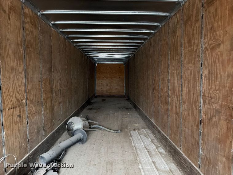 image for item DT3013 2001 Strick dry van trailer