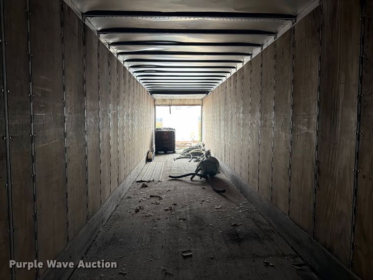 image for item DT3013 2001 Strick dry van trailer