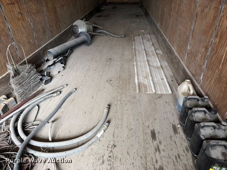 image for item DT3013 2001 Strick dry van trailer