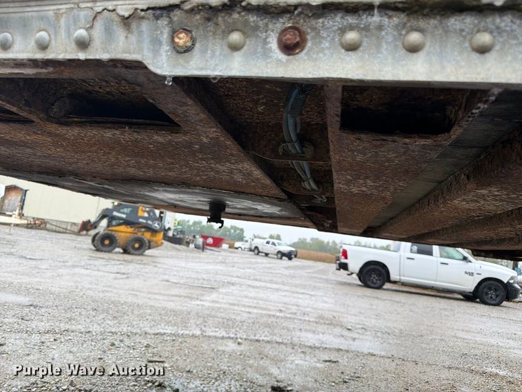 image for item DT3013 2001 Strick dry van trailer