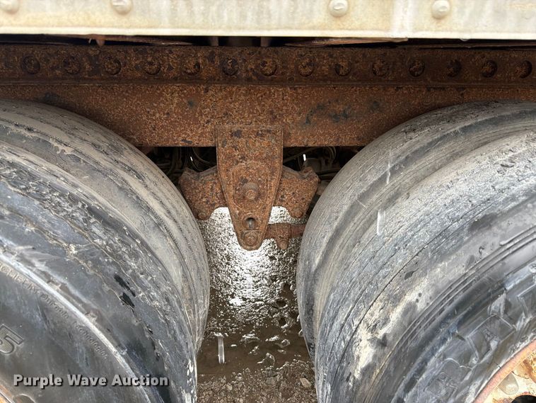 image for item DT3013 2001 Strick dry van trailer