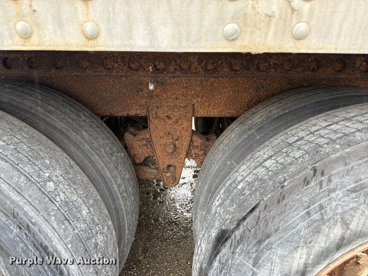 image for item DT3013 2001 Strick dry van trailer
