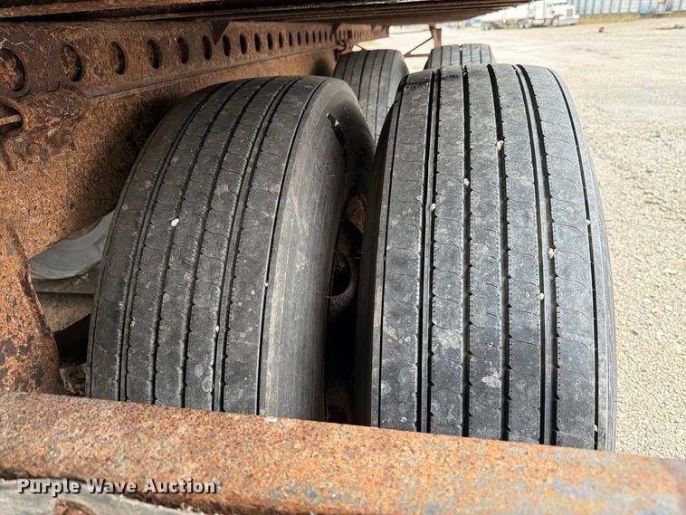 image for item DT3013 2001 Strick dry van trailer